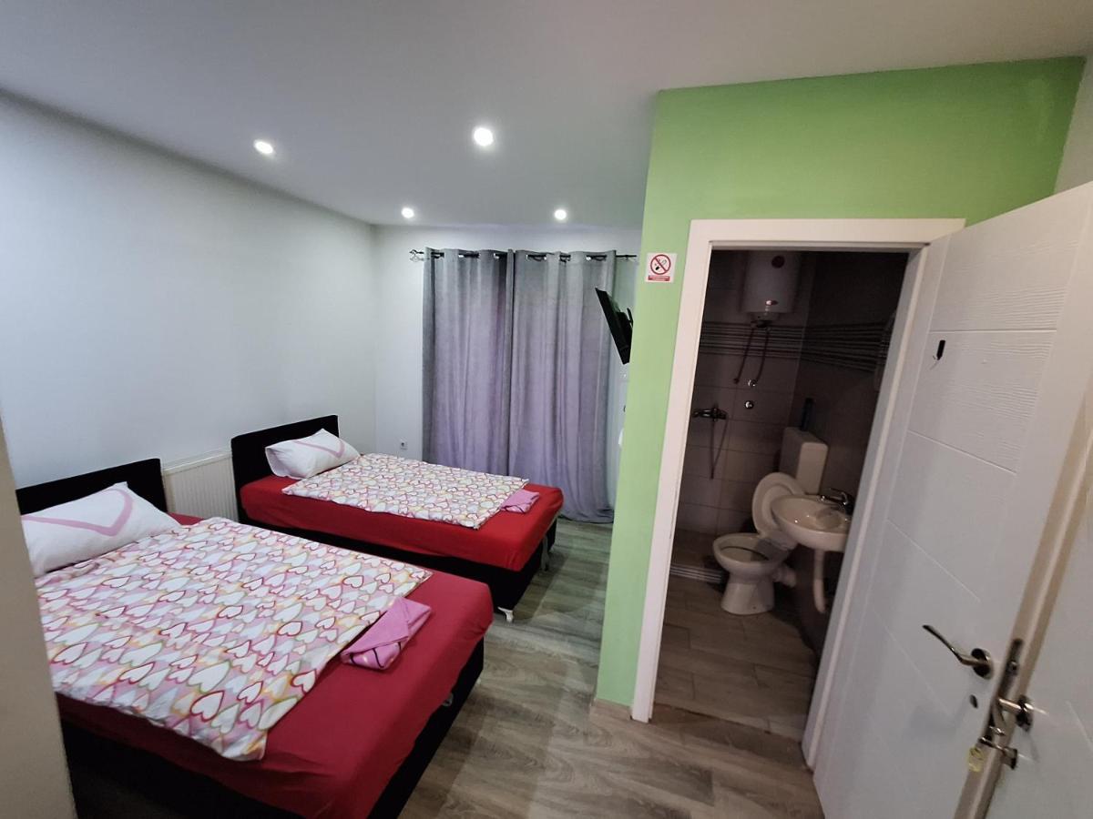 Apartma Lana *